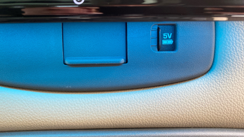 Land Rover Defender 3.0 D250 SE 90 3dr Auto Diesel Estate